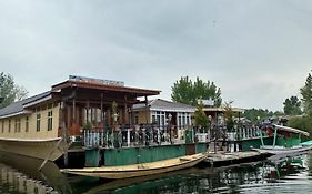 Movie Land Group Of House Boats